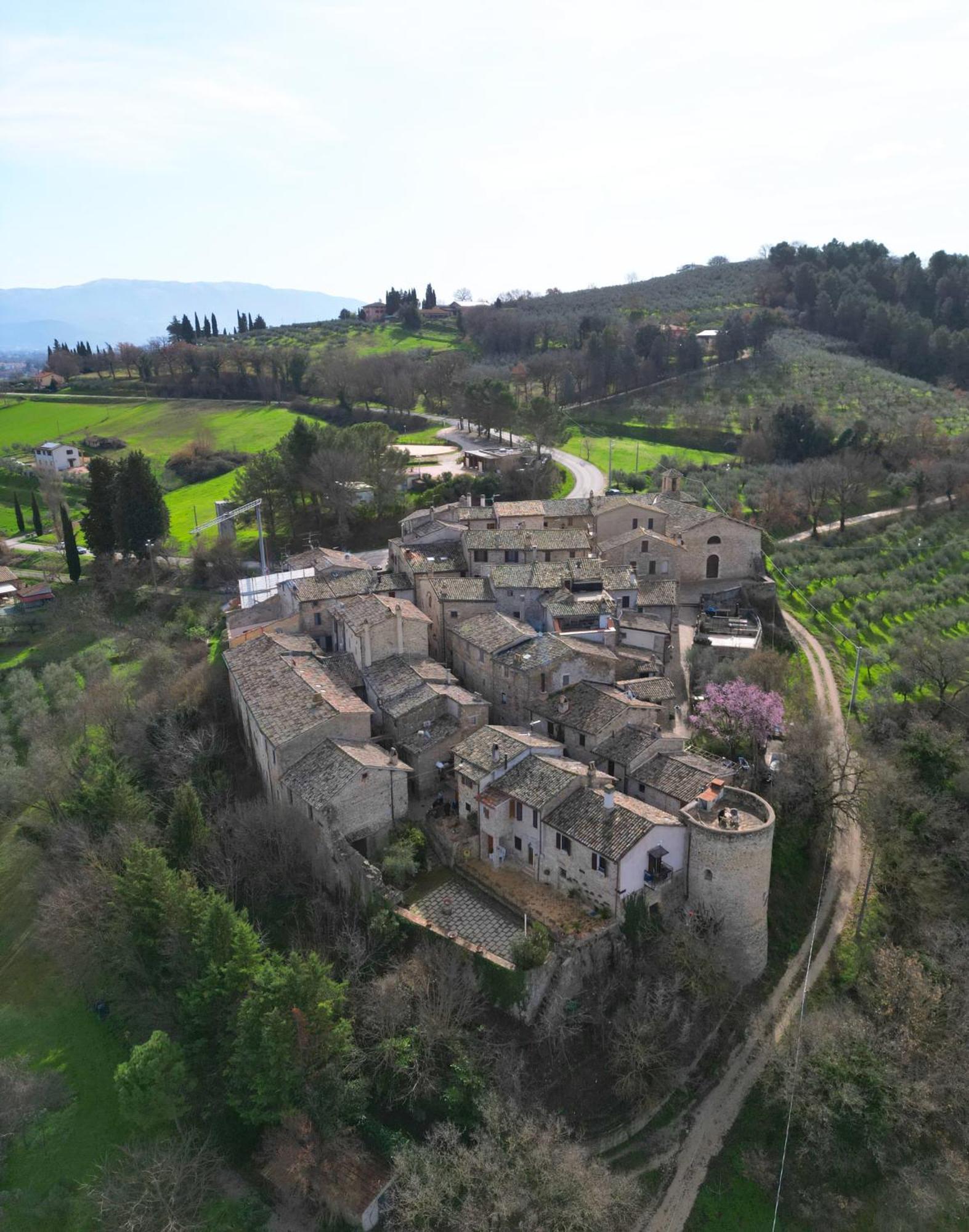 Ostello Bello Assisi Беванья Екстер'єр фото