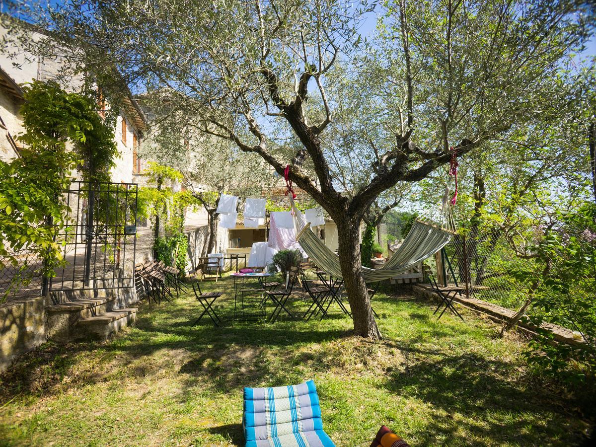 Ostello Bello Assisi Беванья Екстер'єр фото