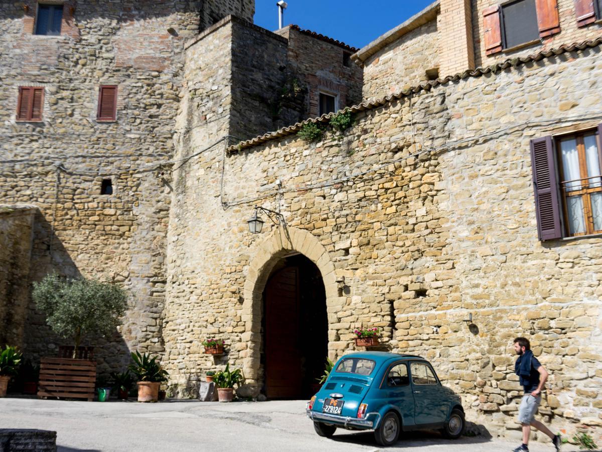 Ostello Bello Assisi Беванья Екстер'єр фото